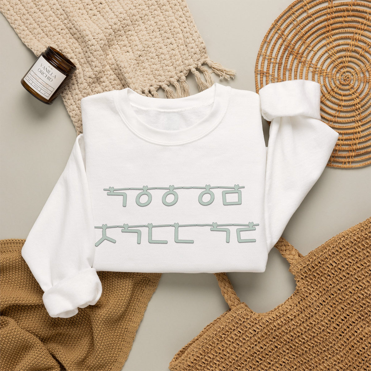 Korean Autumn Quote | "Gaeul-i Omyeon" Fairy Light Text | Sentimental Hangul Graphic | Unisex Fall Shirt | Korean Phrase Sweatshirt | Minimal Hangul Script Crewneck